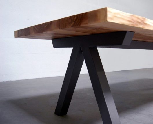 Table sur mesure artisanale / table en bois massif / modèle Aubier / Frêne olivier massif / Pied en Gris acier / Fabrication française de haute facture / ARTMETA