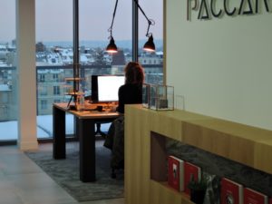 ARTMETA mobilier professionnel sur mesure professionnel bureaux paccard balmat paris