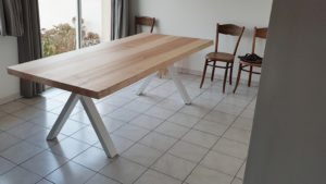 ARTMETA / table VINKING / 230x100 cm en frêne olivier et blanc nacré