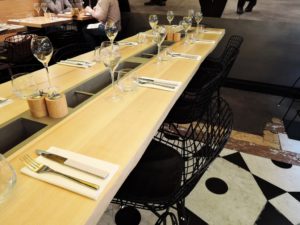 ARTMETA table acier et bois pour canard et champagne à paris