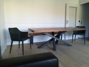 ARTMETA / table Mikado / 200 x 100 cm / noyer américain et gris acier / bords droits