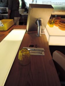 ARTMETA tables bois massif projet ZA aux halles à Paris pour Philippe STARCK
