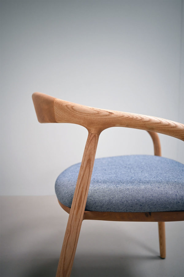 Chaise Madrid / Bois massif de frêne avec teinte chêne / Fabrication artisanale