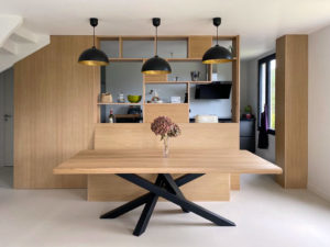 Table Mikado / 220 x 100 x H 75 cm / Chêne contemporain et pied noir charbon / ARTMETA