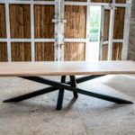 Table mikado en acier et bois massif sur mesure / ARTMETA