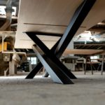 Table mikado en acier et bois massif sur mesure / ARTMETA