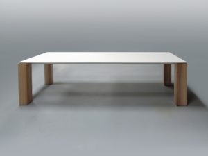 ARTMETA contraste table plateau blanc et pieds bois massif