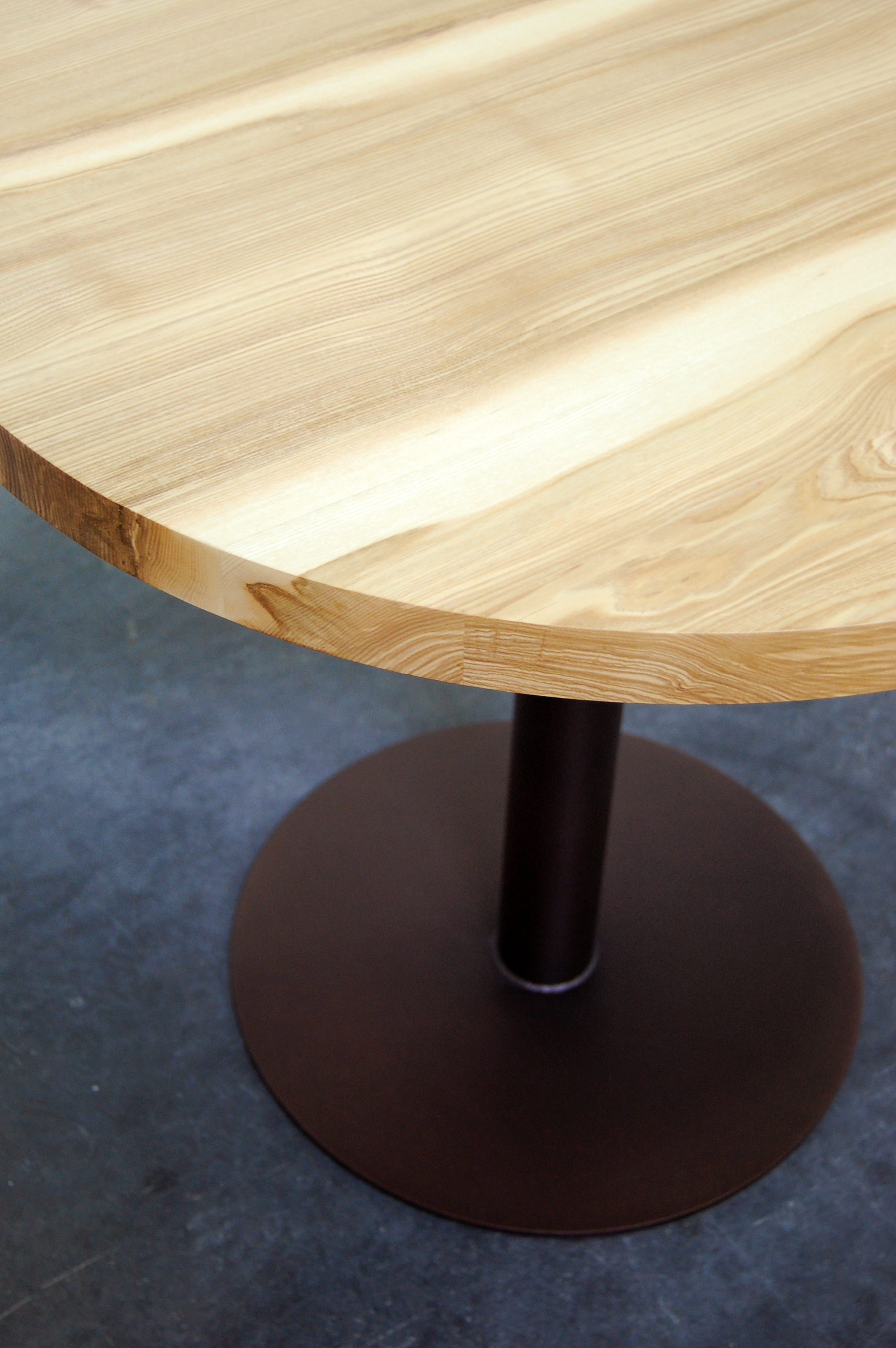 Table Bistrot ronde / métal et bois massif / Fabrication artisanale