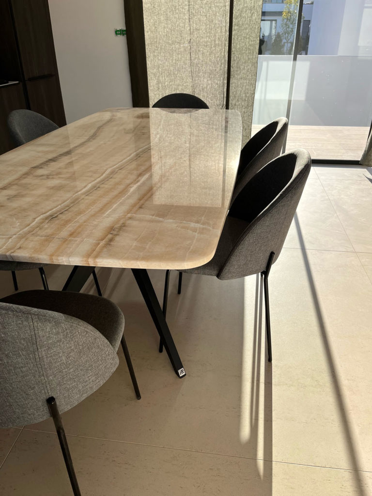 Pied de table pour plateau marbre modèle Papillon ARTMETA