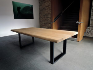 ARTMETA / table Urbaine / en acier et bois de chêne massif / fabrication artisanale française et sur mesure