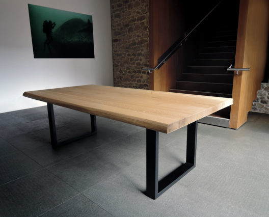 ARTMETA / table Urbaine / en acier et bois de chêne massif / fabrication artisanale française et sur mesure