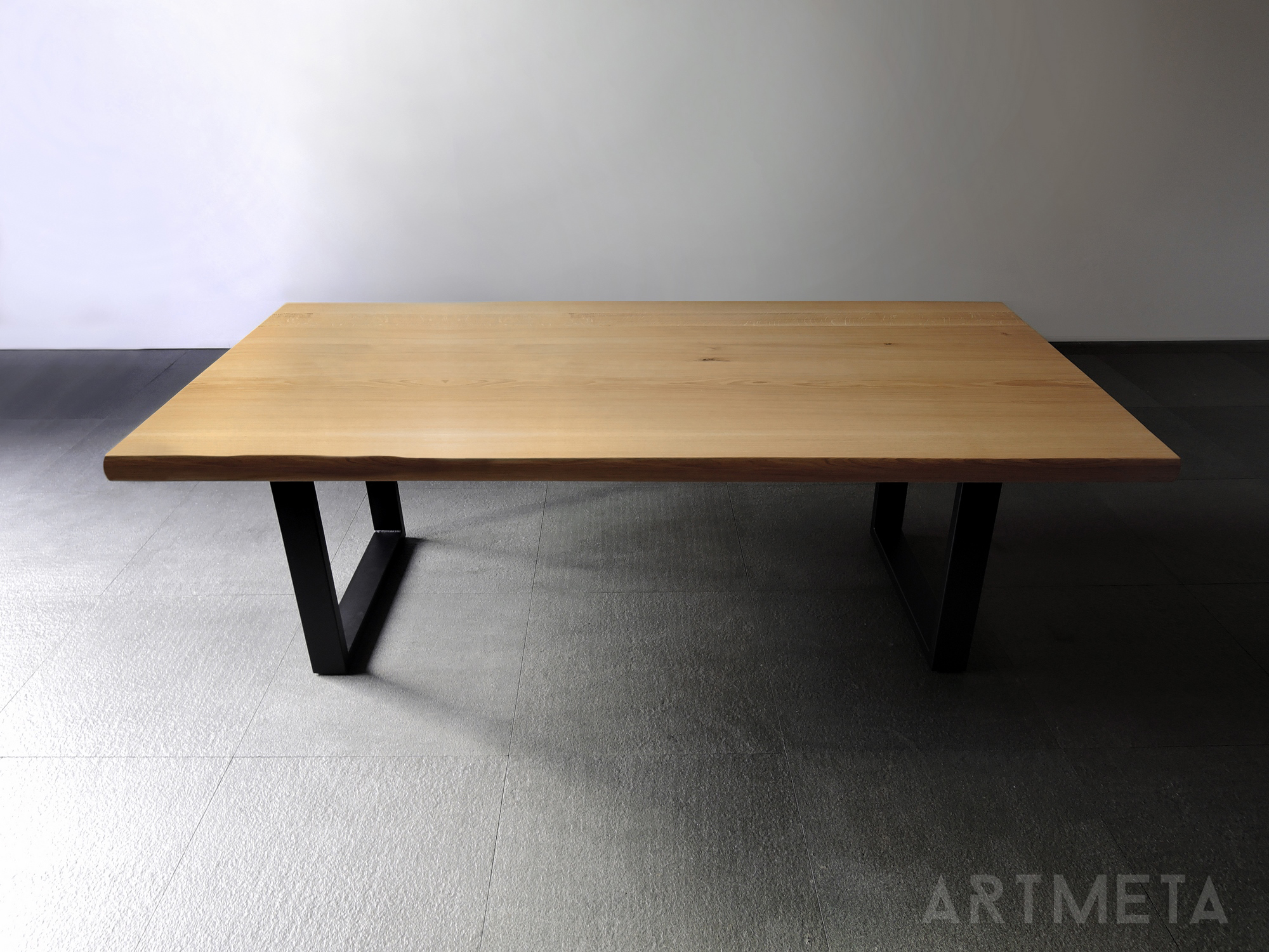 ARTMETA / table Urbaine / en acier et bois massif / fabrication artisanale française et sur mesure