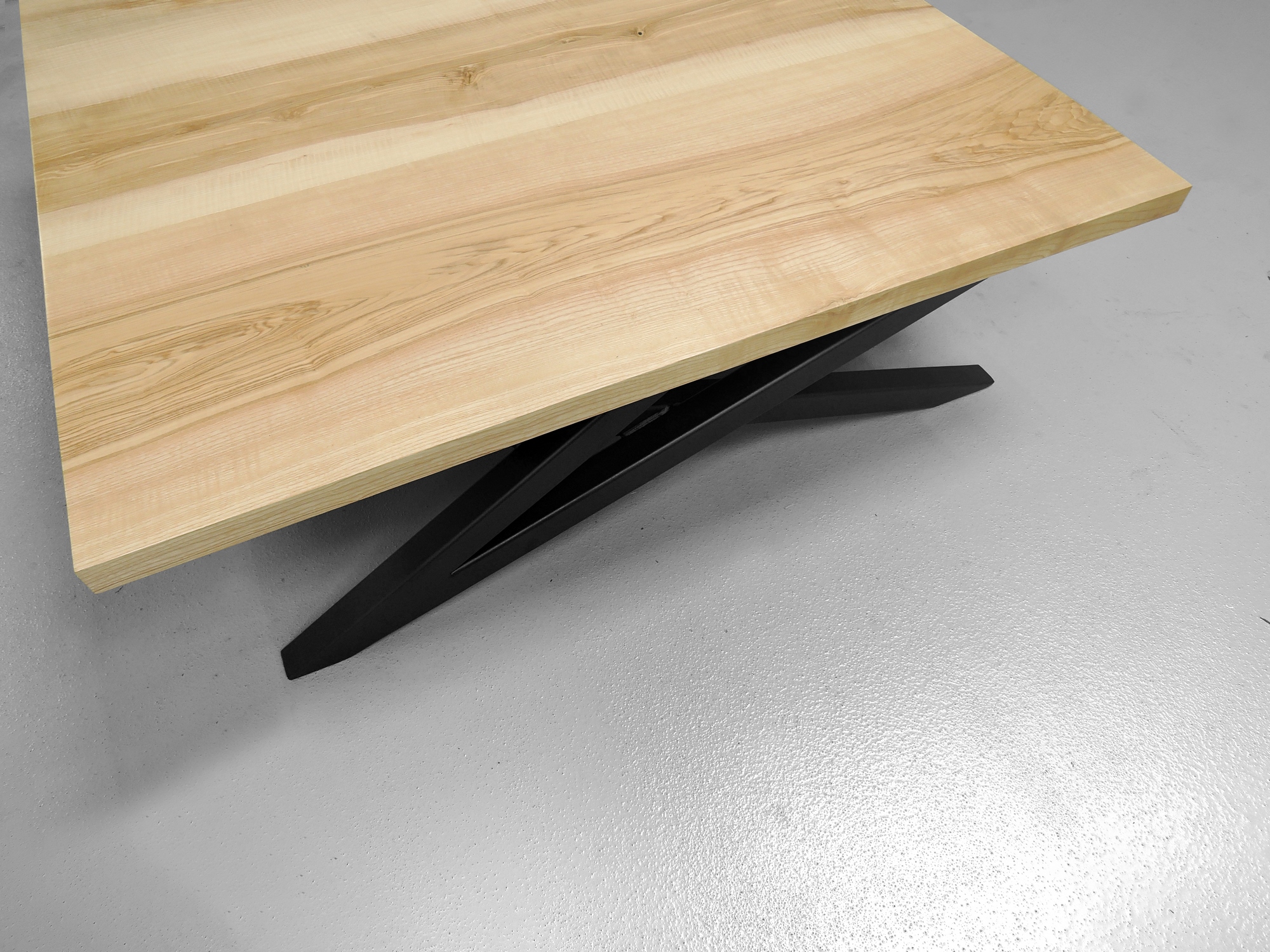 ARTMETA table basse signature sur mesure bois massif et acier