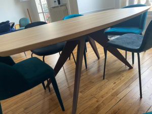 Table à manger Méduse / 180x90xH75 cm / Chêne blanchi et pied aspect rouille / fabrication artisanale et sur mesure ARTMETA