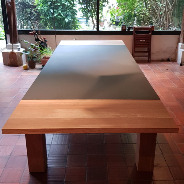 ARTMETA / table Contraste 250 x 120 cm / plateau gris acier et pieds en chêne naturel