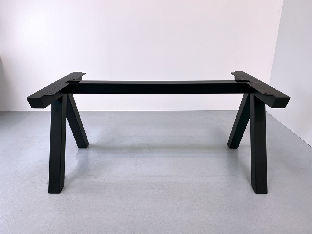 ARTMETA / Pied de table Aubier sur mesure en acier