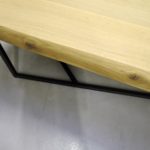 ARTMETA / table Empreinte sur mesure en acier et bois massif