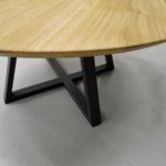 ARTMETA / table Symbole ronde en acier et bois massif