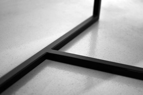 Table bois et metal modèle Empreinte ARTMETA / Fabrication artisanale et sur mesure