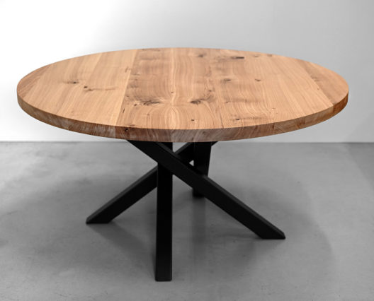 Table ronde Mikado en acier et bois massif / Diamètre 145 cm / Chêne authentique et piétement noir charbon / Fabrication artisanale française / Atelier ARTMETA