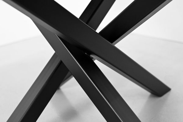 Table ronde Mikado en acier et bois massif / Piétement noir charbon / Fabrication artisanale française / Atelier ARTMETA