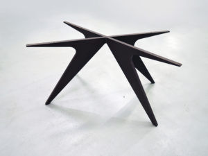 ARTMETA / pied de table Méduse sur mesure en aluminium pleine masse