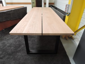 ARTMETA / Table Urbaine 300 x 100 x H 75 cm / chêne naturel + pied noir