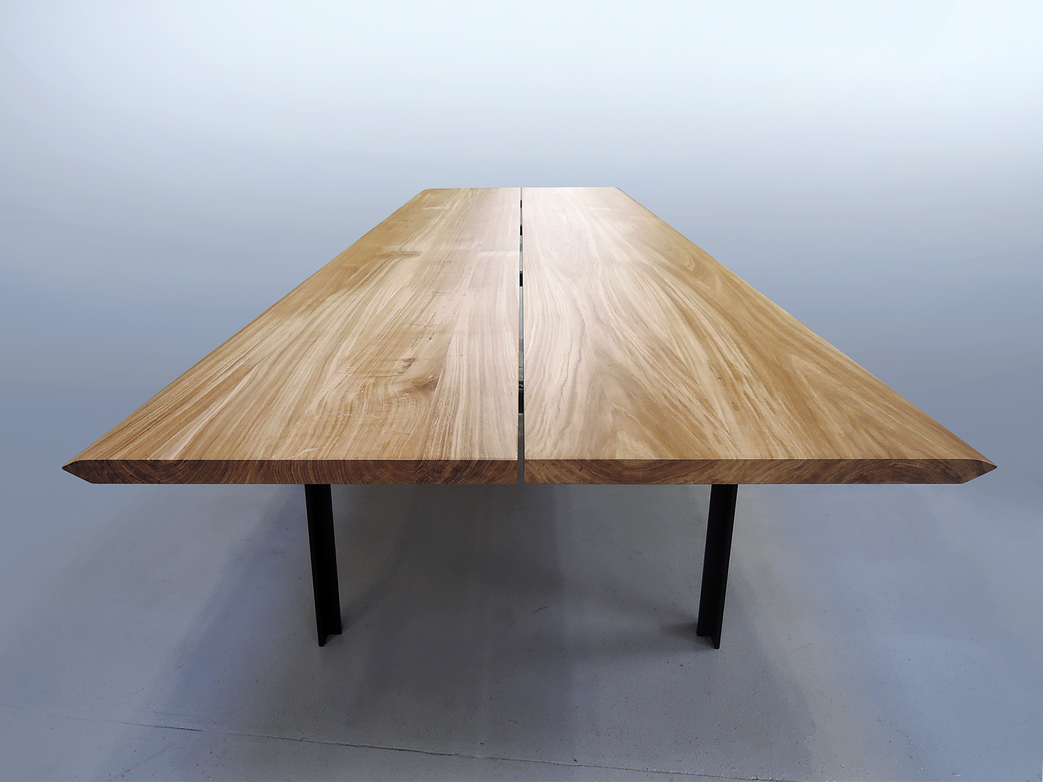 ARTMETA / table ALBATROS sur mesure en bois massif et piétement acier