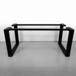 ARTMETA / pied U acier sur mesure / table Urbaine