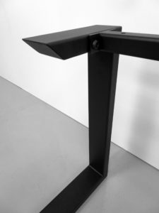 ARTMETA / pied U acier sur mesure / table Urbaine