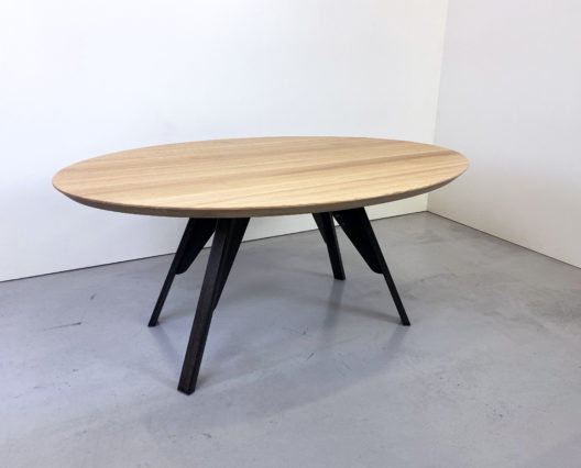 ARTMETA / Table ovale Nageoire / acier et bois massif