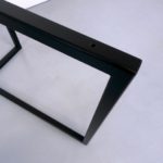 ARTMETA / pied de table Empreinte sur mesure en acier