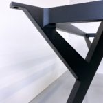 ARTMETA / Pied de table Ma Reine sur mesure en aluminium pleine masse