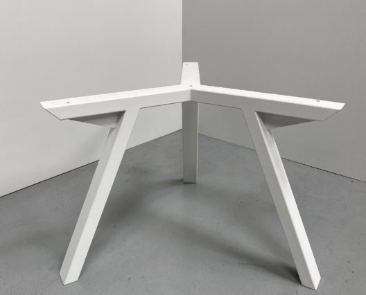 ARTMETA / pied tripode en acier sur mesure / Table Tripode