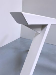 Pied de table Tripode sur mesure en acier / ARTMETA