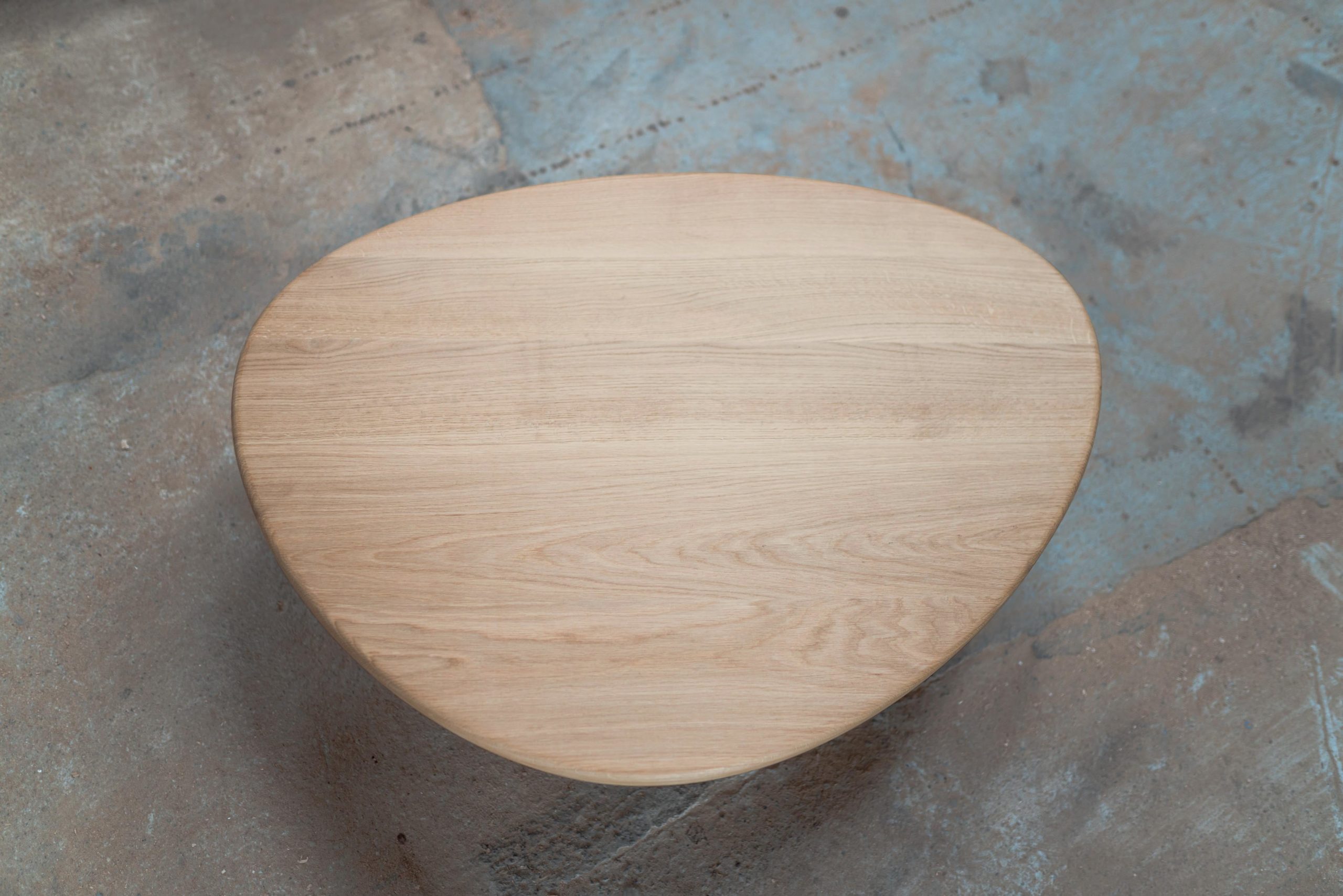 Table basse Galet / Bois massif et acier / Fabrication sur mesure ARTMETA