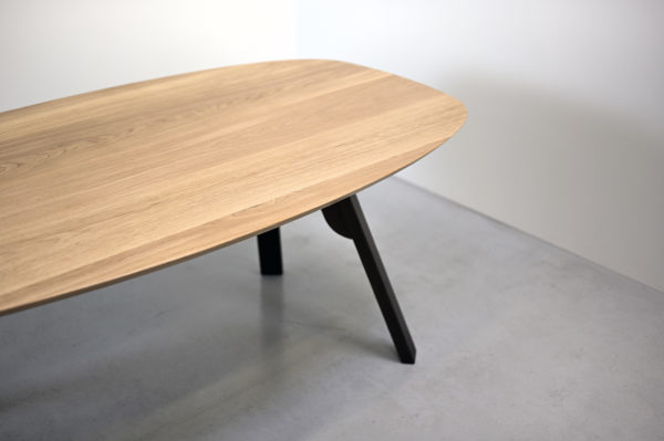 Table superellipse Nageoire acier et bois massif fabrication sur mesure