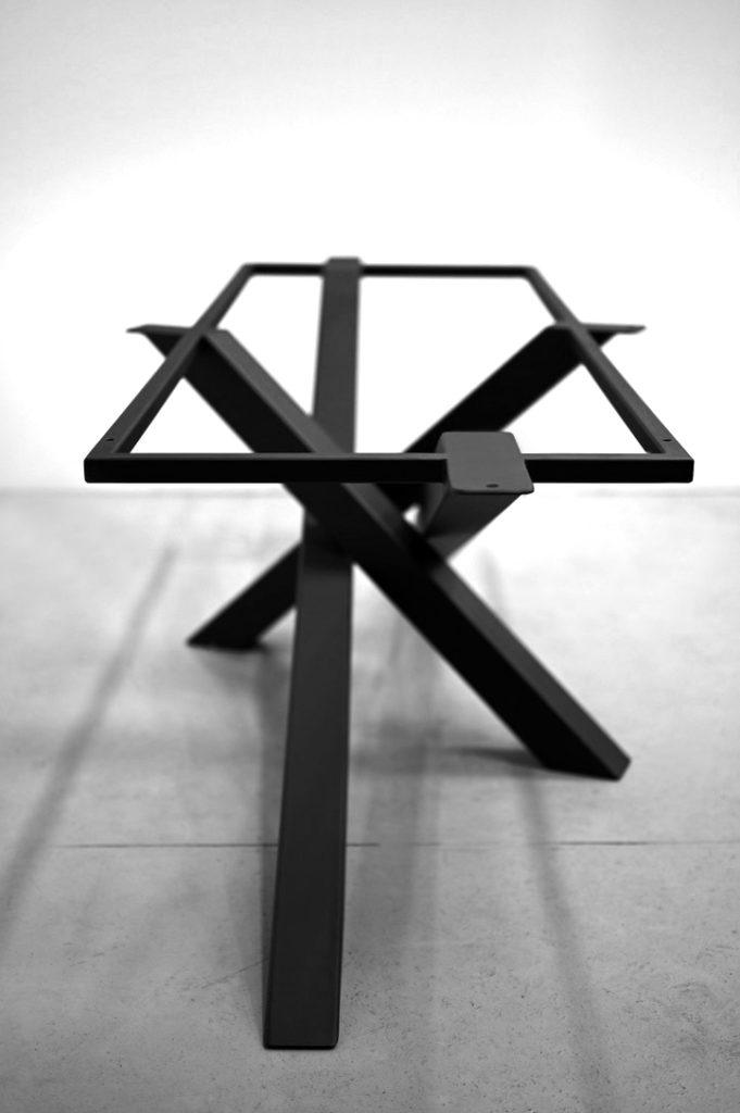 Pied de table Mikado en acier et sur mesure avec cadre (pour plateau fin) / Fabrication artisanale / ARTMETA