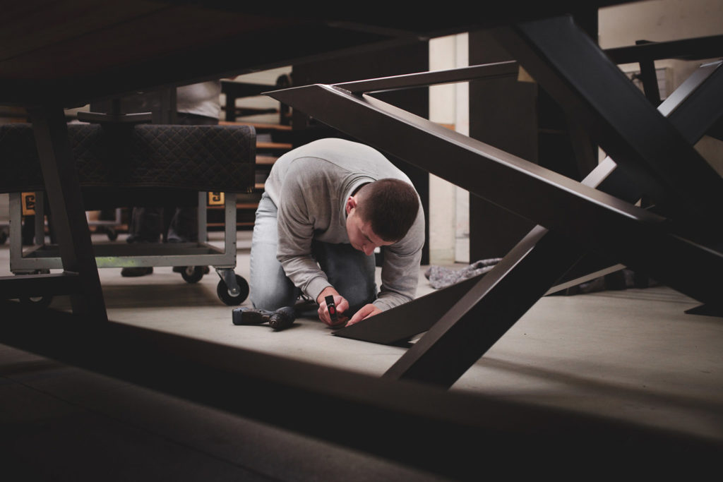 Atelier Artmeta fabricant de meubles et verrières sur mesure / Photo : Emmanuelle de Maistre pour les Journées européennes des métiers d'art