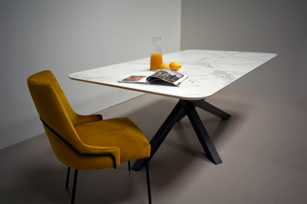 Table Mikado en céramique Dekton Entzo 20 mm / Dimensions x 200 x 110 x H 75 cm / Fabrication sur mesure ARTMETA