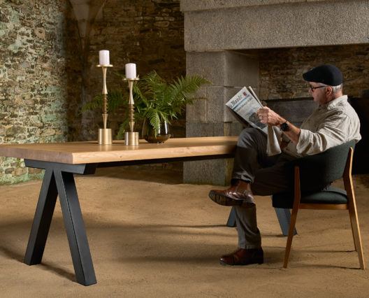 Table metal et bois massif Aubier chêne français fabrication artisanale ARTMETA