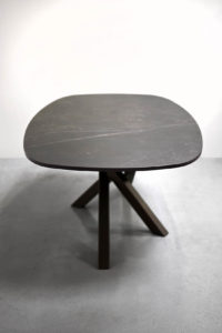 Table Mikado céramique forme super superellipse sur mesure Plateau Dekton Kelya