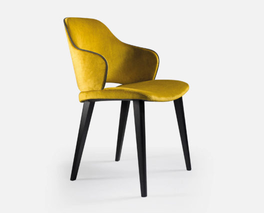 Chaise velours Carteret / pieds noirs en bois massif et assise en velours Aristide