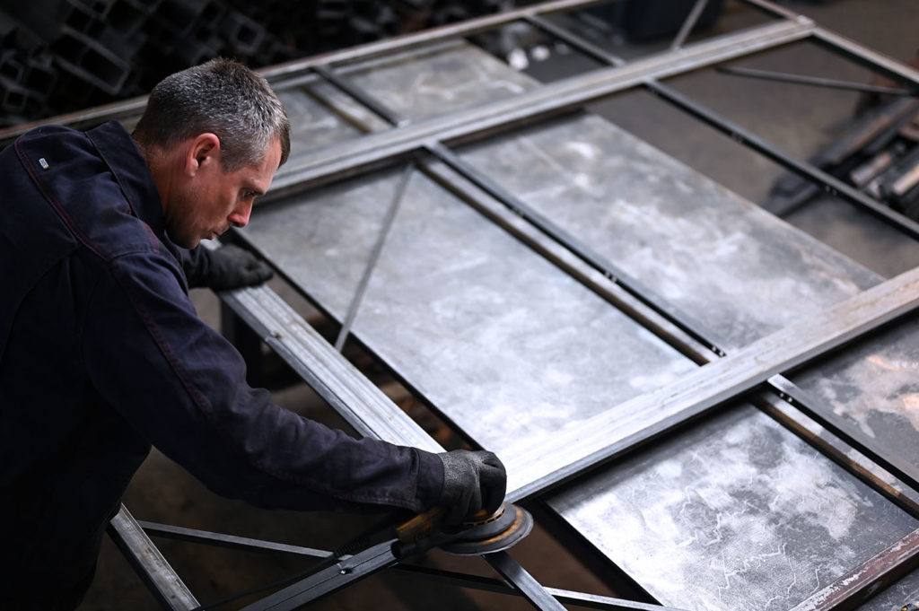 porte verrière sur mesure / Atelier ARTMETA : Sylvain