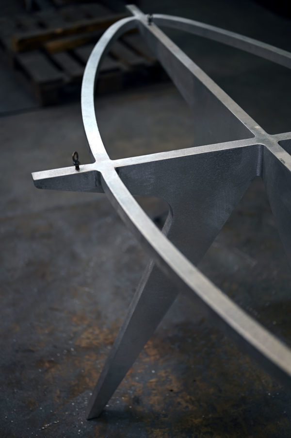 Pied de table pour plateau en marbre ovale / Étape fabrication