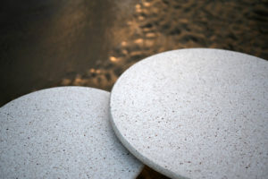 Duo tables basses coquillage en terrazzo OSTREA DESIGN