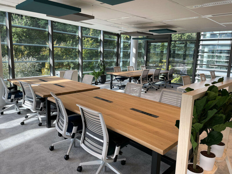 Tables de coworking pour Capgemini