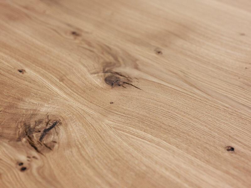 Tout savoir sur les tables en bois massif