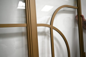 Double porte verrière avec courbes / Dimensions : L1100xH2135 mm 1 / Thermolaquage couleur laiton