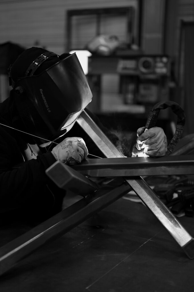 ARTMETA / Atelier de fabrication en Normandie dans la Hague : Guillaume